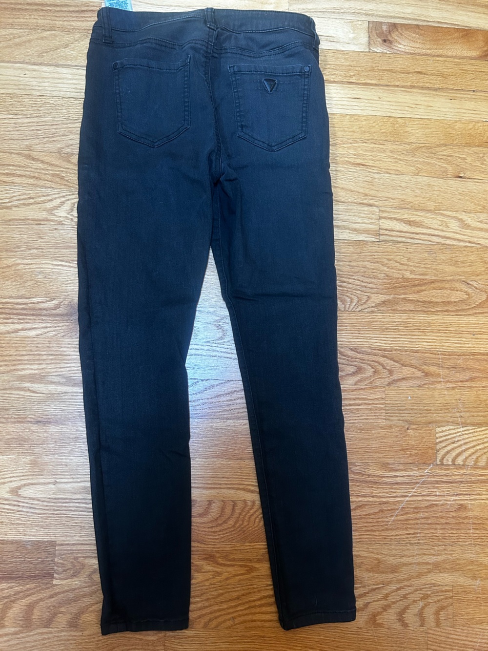 Guess Women’s Straight Leg Jeans in Black - Picture 4 of 4